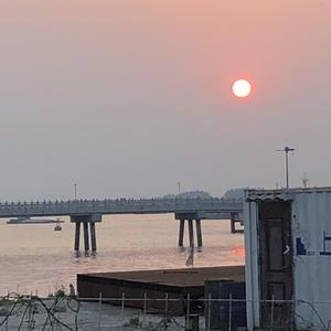 白丝美女被操出白色不明液体
